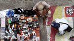Semua Ada! Pasar Loak Kebayoran Lama Tetap Eksis