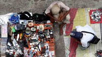 Pasar Loak Kebayoran Lama masih diminati masyarakat.