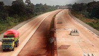 Jalan Tol Cijago akan menghubungkan wilayah barat Jakarta dengan wilayah Tangerang yang kemudian dilanjutkan dari simpang susun di Kunciran ke Bandara Internasional Soekarno-Hatta sepanjang 55,73 kilometer.