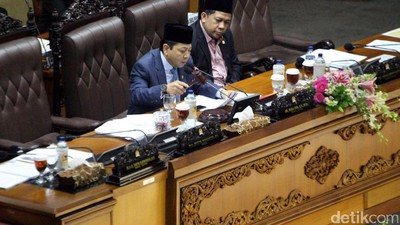 Begini Suasana Paripurna Pengesahan UU Pemilu Semalam