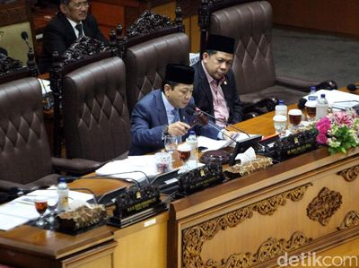 Begini Suasana Paripurna Pengesahan UU Pemilu Semalam