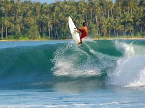 Pantai Saroke, Destinasi Surfing Baru di Nias Selatan