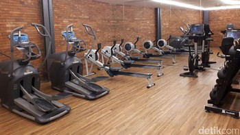 Go-Jek memiliki tiga ruang untuk berolahraga Go-Gym, Go-Yoga dan Go-MMA. Yang ini adalah tempat Go-Gym di mana karyawan bisa memanfaatkan alat olahraga yang telah disediakan. (Foto: detikINET/Ari Saputra)