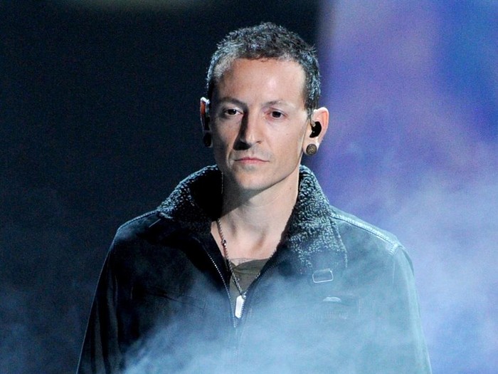CULVER CITY, CA - DECEMBER 07:  Singer Chester Bennington of Linkin Park performs onstage during Spike TVs 10th annual Video Game Awards at Sony Pictures Studios on December 7, 2012 in Culver City, California.  (Photo by Kevin Winter/Getty Images)