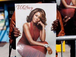 Film Biopik Whitney Houston Bakal Digarap Penulis Bohemian Rhapsody