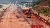 Proses pengerjaan fisik tol tersebut mencapai 71,5 persen.