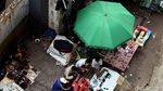 Semua Ada! Pasar Loak Kebayoran Lama Tetap Eksis
