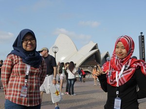 Aktif Berorganisasi Bikin Dhina Belajar dan Liburan di Sydney