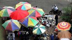 Semua Ada! Pasar Loak Kebayoran Lama Tetap Eksis