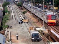 Operasi Perdana DDT Bikin Jadwal KRL Terganggu