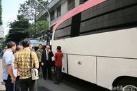 Selain Berpesta, Royale VIP Bus Bisa Dipakai Untuk Meeting Hingga Ulang Tahun
