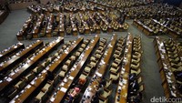Paripurna pengambilan keputusan RUU Pemilu diikuti 322 anggota dari Fraksi PDIP, Golkar, PKB, PPP, NasDem dan Hanura. Sedangkan sisanya 217 anggota Gerindra, Demokrat, PAN dan PKS memilih walk out. 