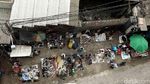 Semua Ada! Pasar Loak Kebayoran Lama Tetap Eksis
