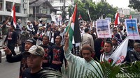 Mereka mengutuk tindakan sewenang-wenang zionis yang telah menodai, menutup, dan melarang umat islam untuk melakukan terutama salat di Masjid Al-Aqsa.