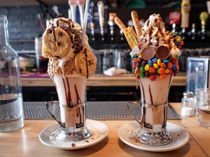Ayam Goreng, Donat dan Burger Jadi Topping Minuman Anti Mainstream Ini (2)