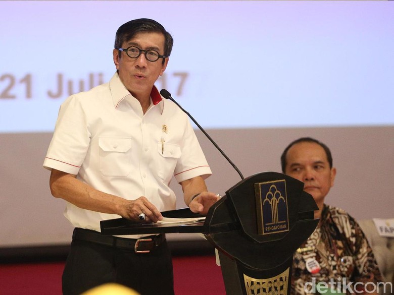 Menkum Yasonna: Medsos Kita Sudah Lepas dari Adab Ketimuran Menkum Yasonna: Medsos Kita Sudah Lepas dari Adab Ketimuran