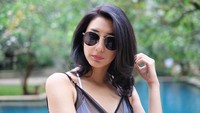 Tyas Mirasih membuat heboh saat tampil dengan bikini. (Dok. Instagram/tyasmirasih)