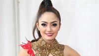 Netizen kerap mengomentari bentuk wajahnya itu,seperti hidung, dagu hingga bibirnya. (Dok. detikHOT)