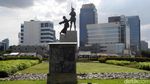 Karya Edhi Sunarso dan Pematung Lainnya di Lanskap Jakarta
