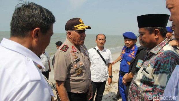 Kapolda Sumut Irjen Paulus Waterpauw cek lokasi penyelundupan sabu 44 kg.