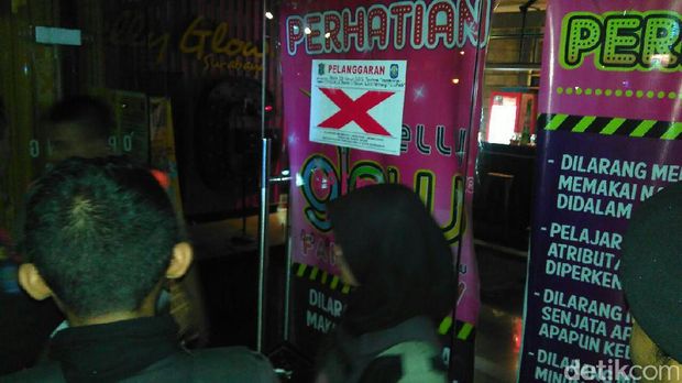 Satpol PP segel tempat yang terbukti melanggar/