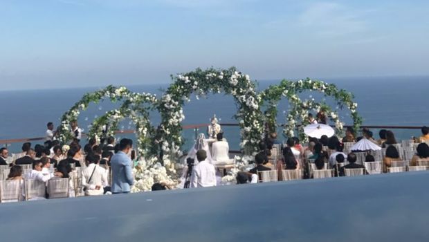 Happy Wedding! Sammy Simorangkir Akhirnya Resmi Akhiri Masa Janda Viviane