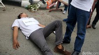 Korban meninggal dunia setelah ditembak pelaku.