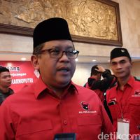 Sekjen PDIP Hasto Kristiyanto mengatakan akan ada pertemuan di koalisi untuk membahas posisi dan manuver-manuver PAN.