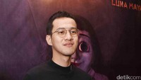 Junot tetap ganteng nih meski usia semakin matang. Foto: Noel