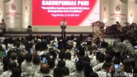 Presiden Joko Widodo mengatakan pendidikan anak tidak hanya diberikan di ruang kelas. Tapi juga bisa dilakukan di luar sekolah dengan hal-hal yang berkaitan dengan jiwa kemuliaan. Foto: Edzan Raharjo/detikcom