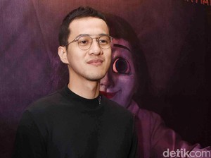 Jadi Saksi Nikah Massal, Herjunot Ali Merasa Absurd