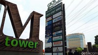 Kantor First Travel yang didatangi jemaah berlokasi di Gedung perkantoran GKM Tower, Jalan TB Simatupang, Jakarta Selatan.