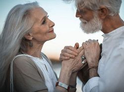 Relationship Goals, Pasangan Lansia yang Mesra Sampai Tua