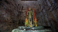 Salah satu figur religius yang dapat kita temukan di dalam kuil Sambor Prei Kuk. Kuil dinobatkan sebagai situs  kuil yang menjadi bagian dari kekayaan hutan (Samrang Pring/ REUTERS)