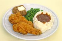 <i>Fried Chicken</i> Makin Nikmat Disantap dengan Salad hingga Waffle