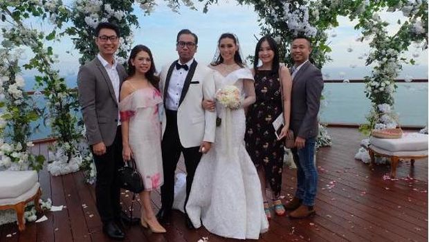 Oka Mahendra Meninggal Dunia, Chester Bennington Bunuh Diri
