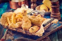 <i>Fried Chicken</i> Makin Nikmat Disantap dengan Salad hingga Waffle