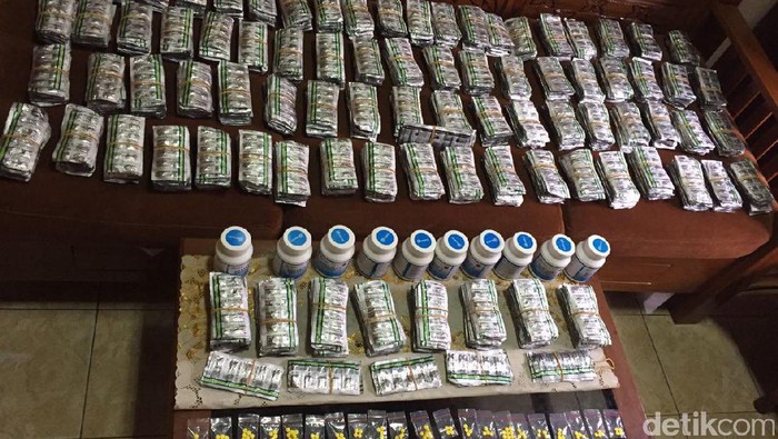 Polisi Ungkap Peredaran Puluhan Ribu Butir Obat Ilegal di Bogor