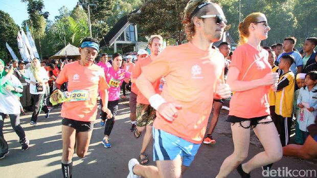 Para pelari Ijen Green Run 2017