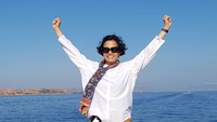 Gaya Menteri Keuangan Sri Mulyani saat liburan di Labuan Bajo. Foto: Istimewa