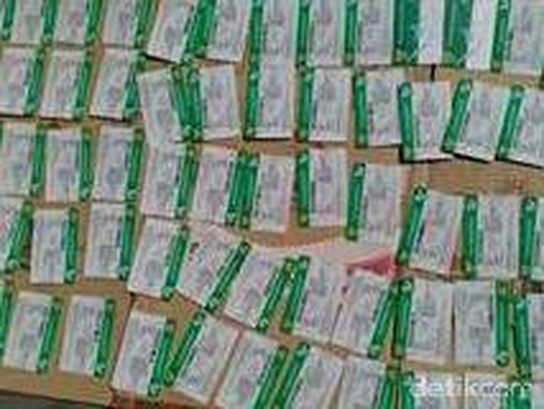 143 KIS Berserakan di Sungai, BPJS Minta Distributor TanggungJawab 143 KIS Berserakan di Sungai, BPJS Minta Distributor TanggungJawab