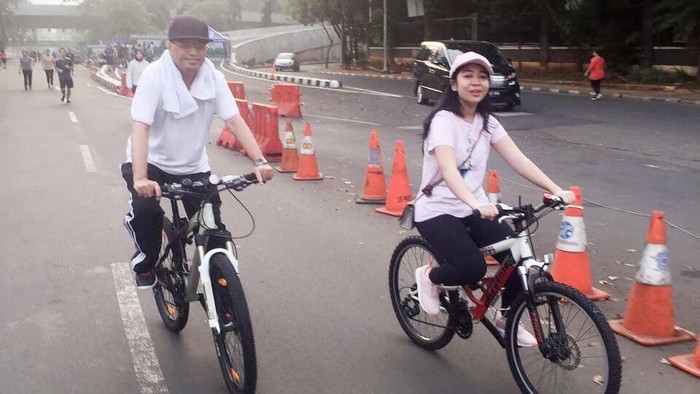 Menteri Perhubungan Budi Karya Sumadi Bersepeda