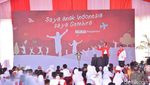 Foto: Simsalabim! Begini Aksi Jokowi-Iriana Jadi Pesulap