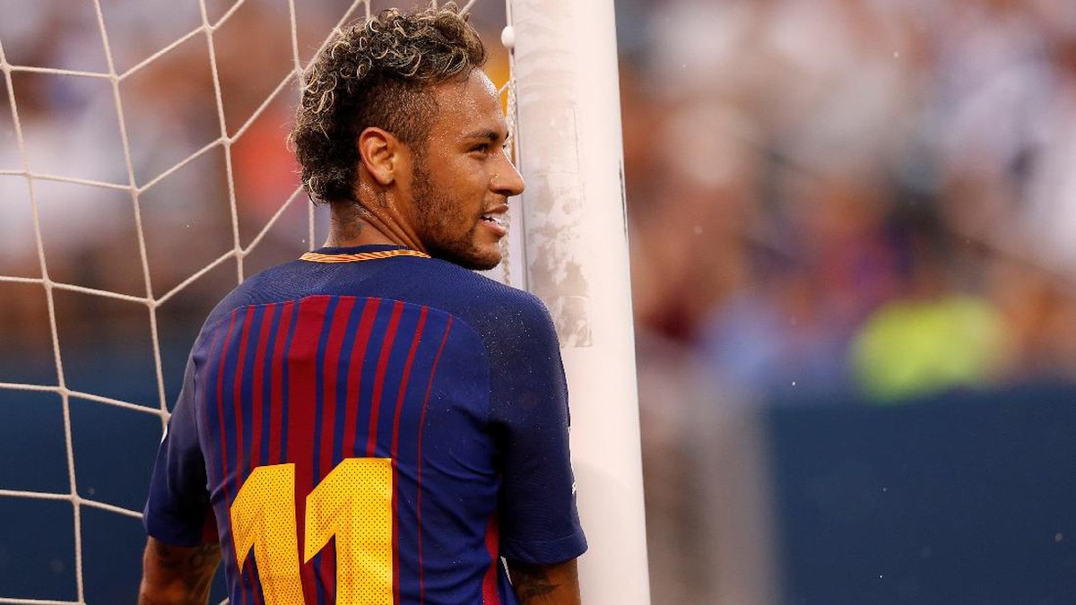 Neymar tengah diisukan akan digaet Paris St-Germain (Foto: REUTERS/Mike Segar)