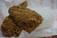 Fried chicken lokal gerai A.