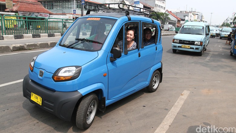 Punya 4 Roda Bajaj Qute Bisa Masuk Tol Punya 4 Roda Bajaj Qute Bisa Masuk Tol