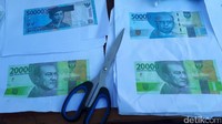 Tidak hanya uang pecahan lama, mereka juga mencetak upal pecahan baru.