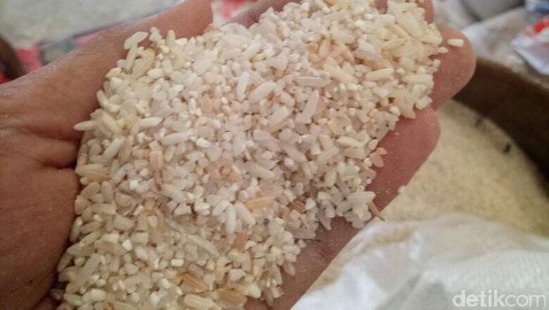 Polda Sumsel sita beras Bulog oplosan.