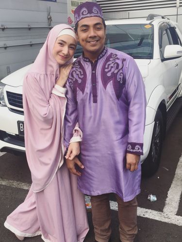 Foto: Gaya Hijab Si Cantik Indri Giana, Pesinetron yang 