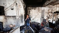 Sejauh ini, sedikitnya 35 orang tewas dan puluhan orang lainnya luka-luka dalam serangan bunuh diri yang diklaim oleh kelompok militan Taliban itu.